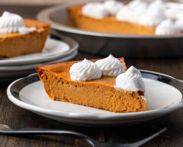 Crustless Pumpkin Pie | Cookies and Cups